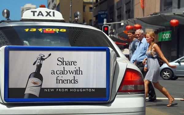 quảng cáo trên xe taxi các nước trên thế giới