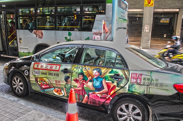quảng cáo trên xe taxi các nước trên thế giới