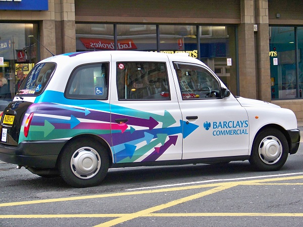 quảng cáo trên xe taxi các nước trên thế giới
