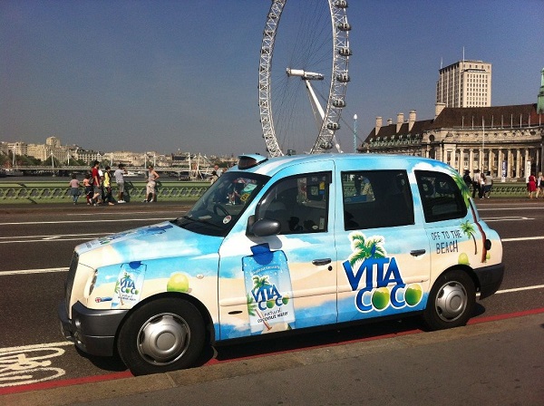 quảng cáo trên xe taxi các nước trên thế giới