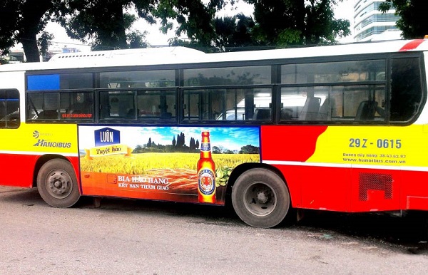 quảng cáo trên xe buýt