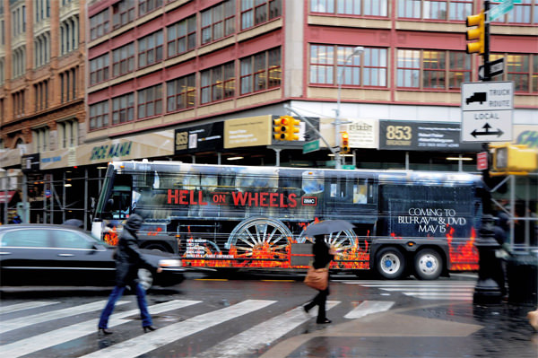 quảng cáo xe buýt độc lạ