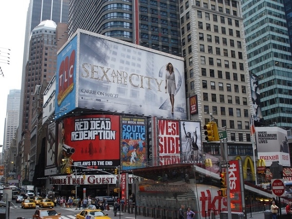 quảng cáo ngoài trời thế giới