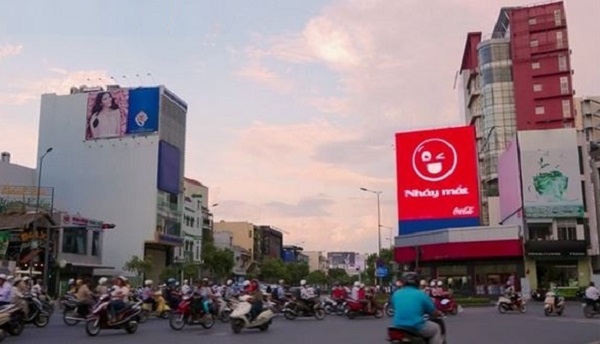 bảng biển quảng cáo ngoài trời