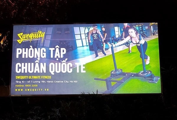 quảng cáo biển hộp đèn