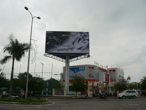 Billboard 3 mặt