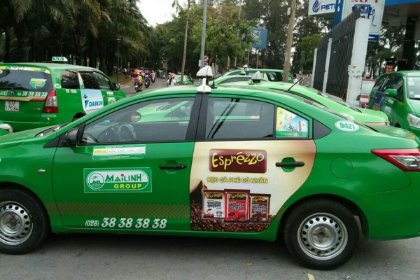 quảng cáo trên taxi