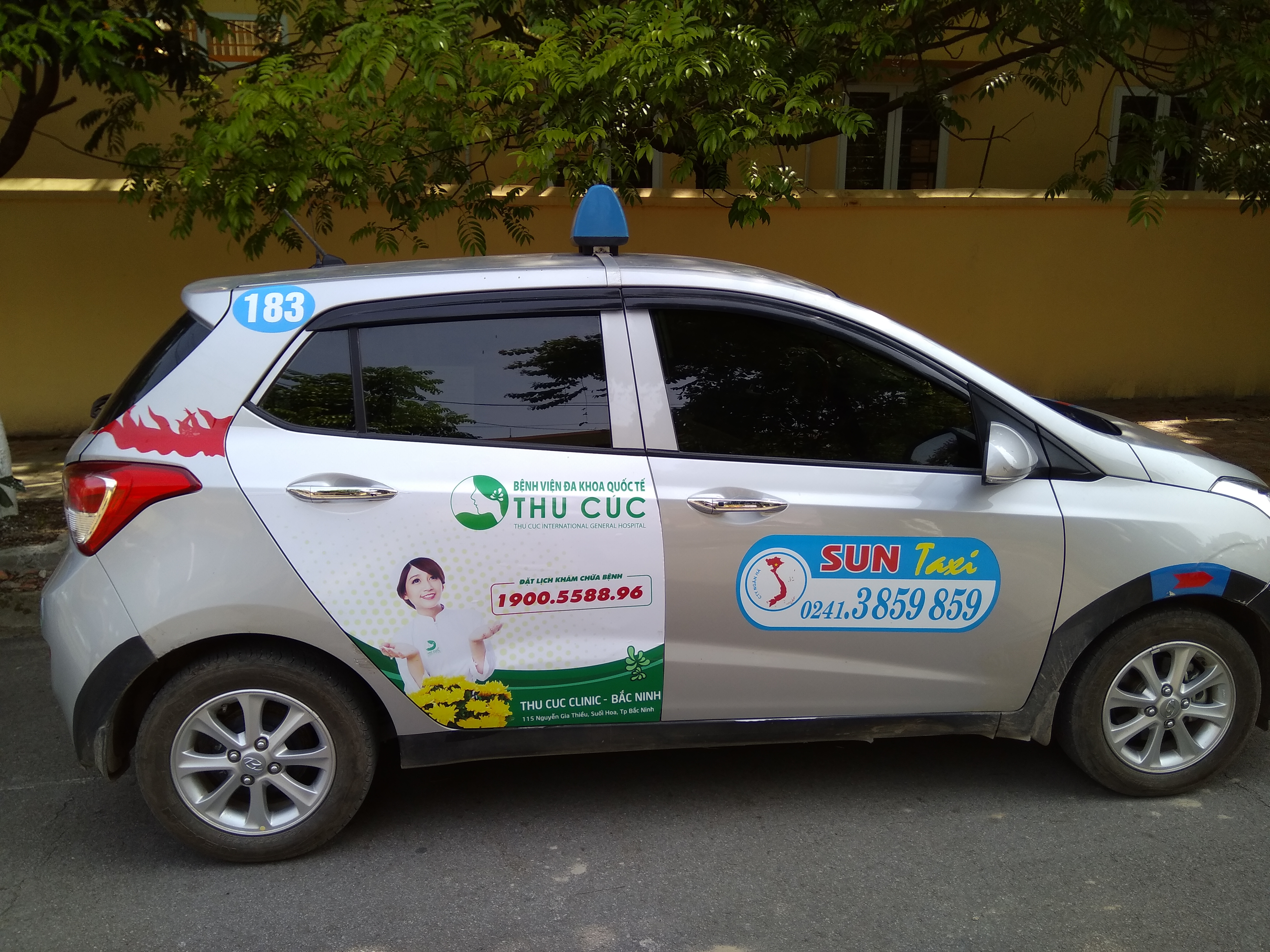 quảng cáo trên taxi
