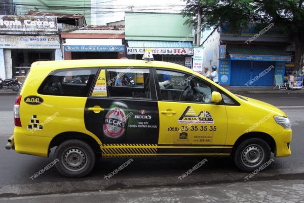 quảng cáo trên taxi asia
