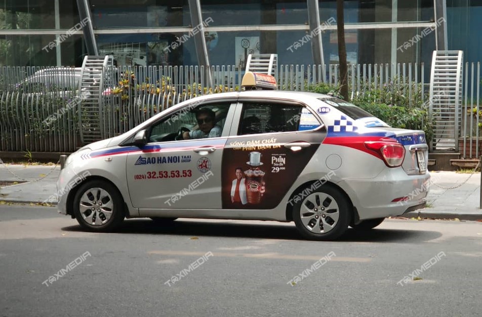 quảng cáo trên xe taxi Sao Hà Nội