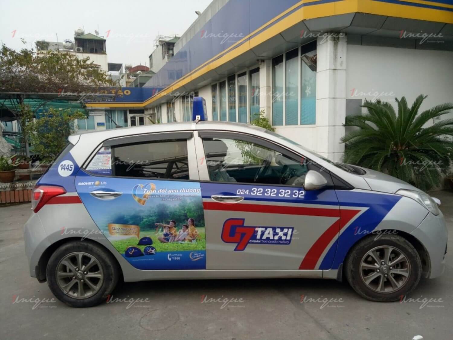 Bảo Việt Life quảng cáo trên xe taxi