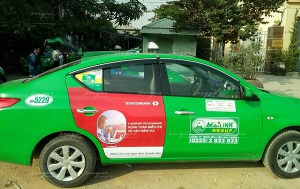 các ngành hàng quảng cáo trên xe taxi