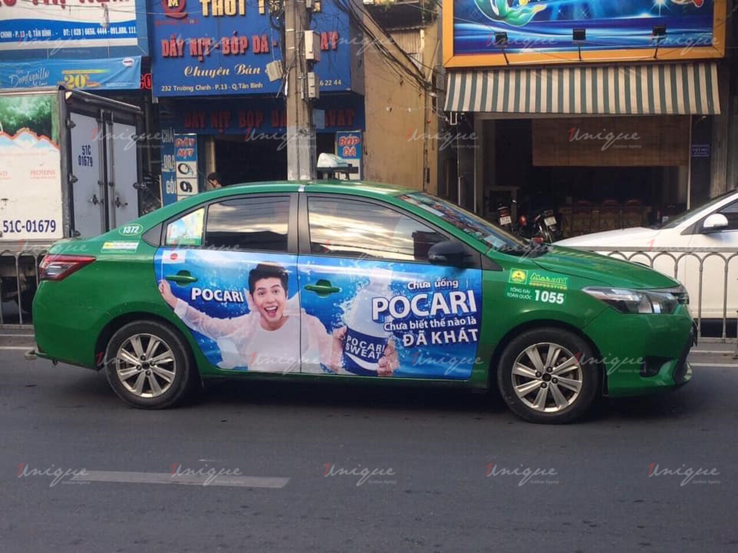 quảng cáo taxi Mai Linh dán full 4 cánh của xe