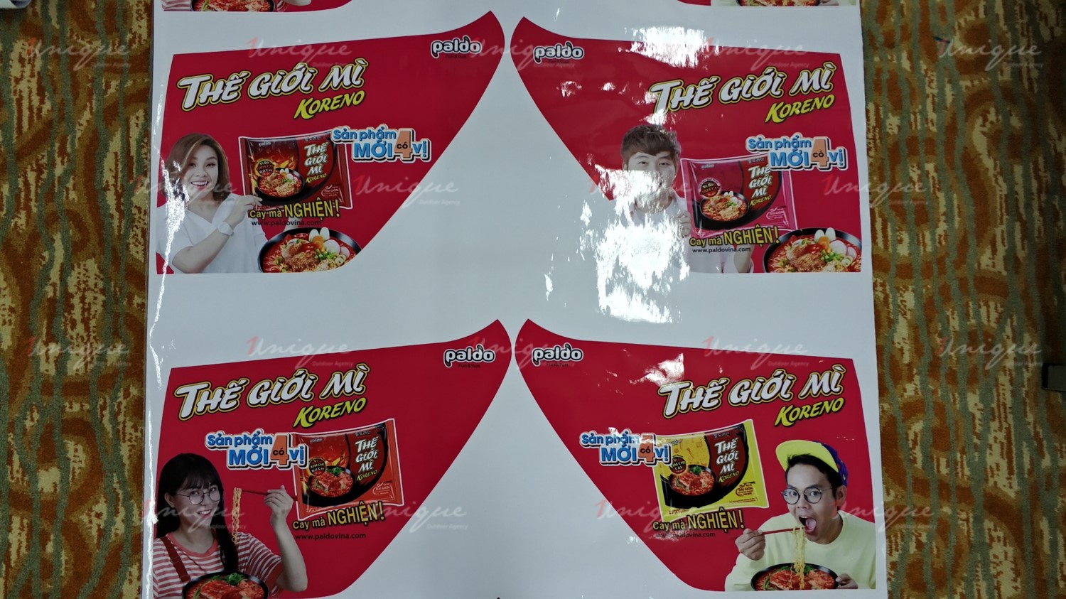 sai lầm quảng cáo trên xe taxi