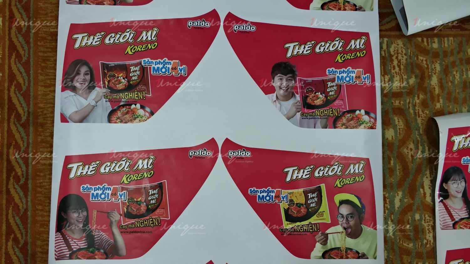 sai lầm quảng cáo trên xe taxi