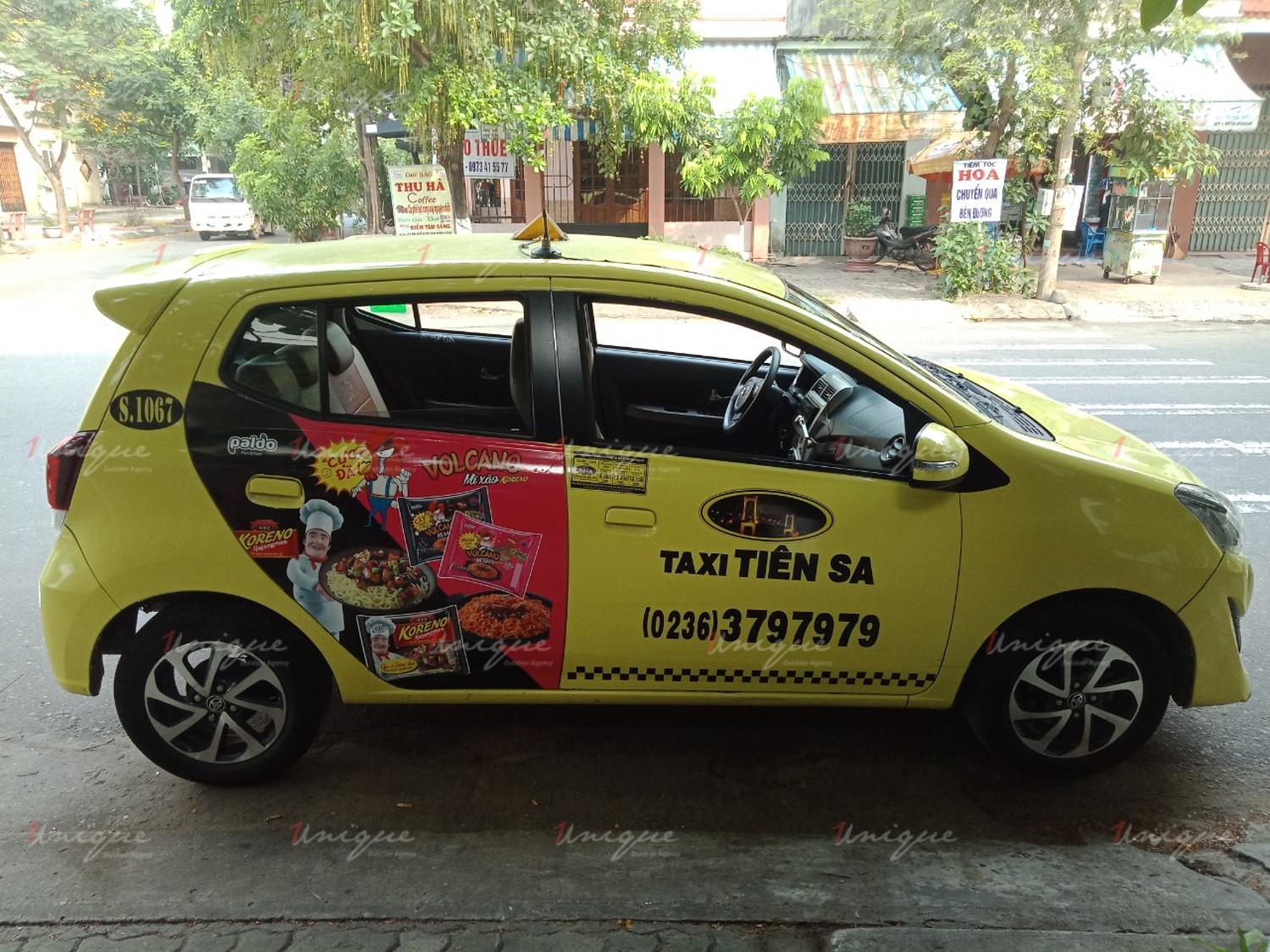 Chiến dịch quảng cáo trên xe taxi ra mắt sản phẩm mỳ Koreno Volcano