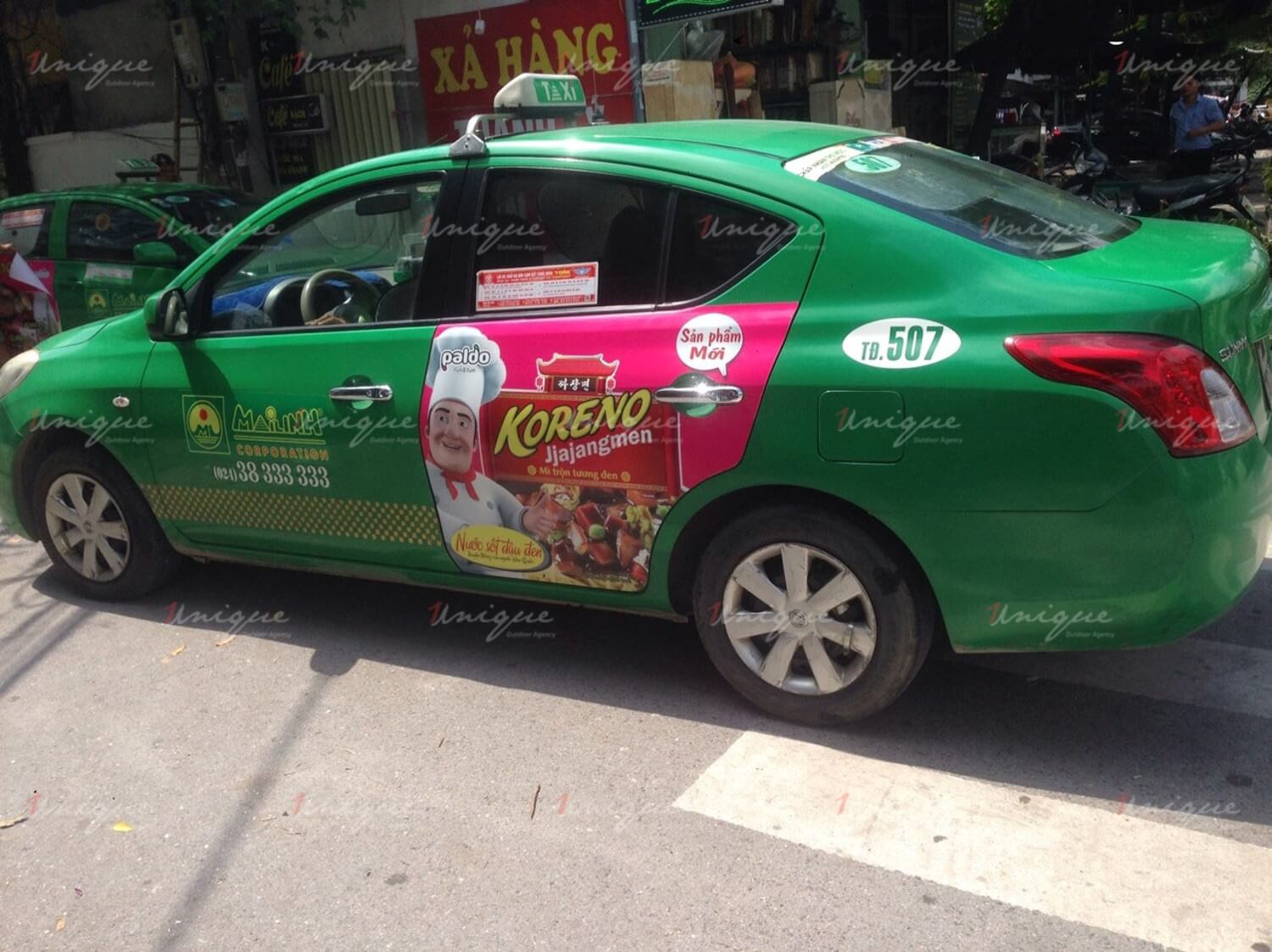 Koreno Jjajangmen chạy quảng cáo trên taxi