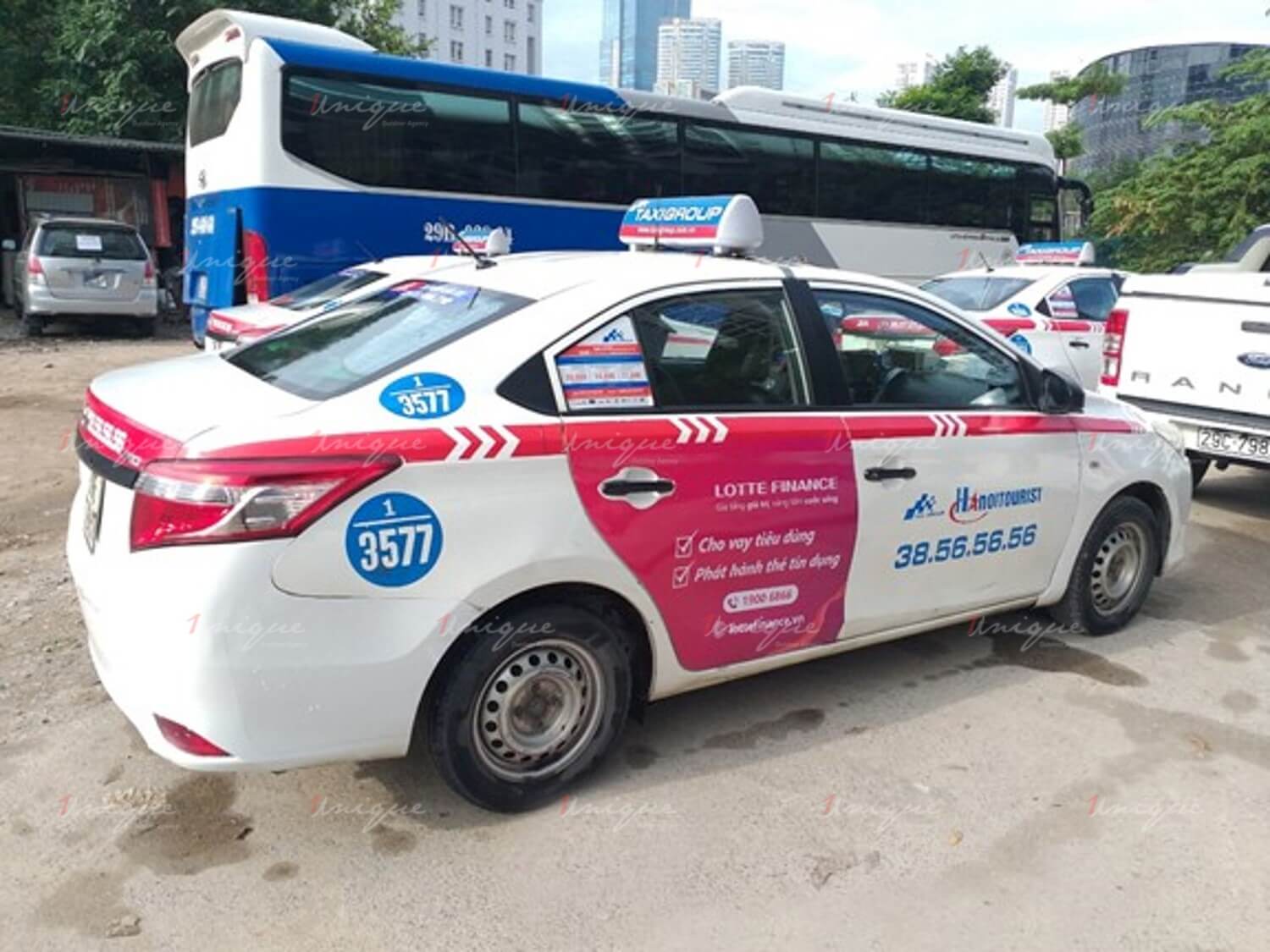 Lotte Finance quảng cáo trên taxi Group