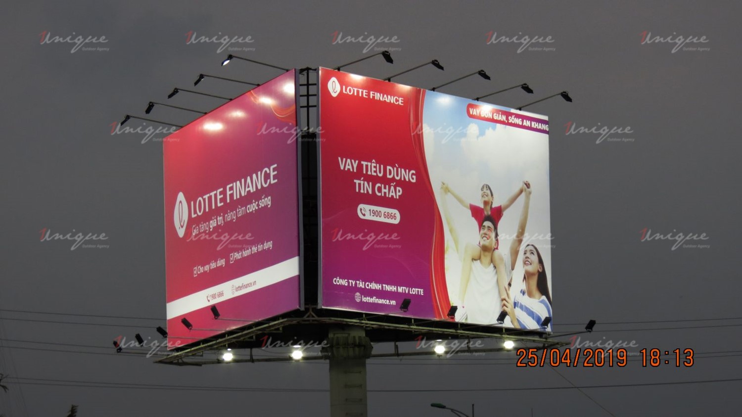 Lotte Finance quảng cáo trên taxi Group