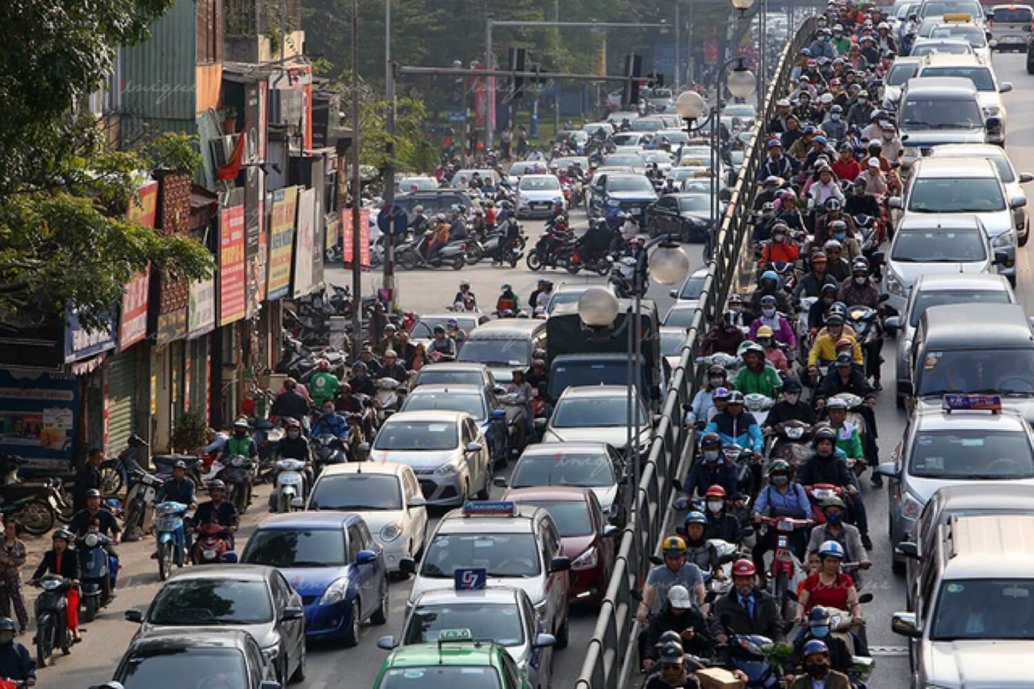 Quảng cáo trên xe taxi hậu dịch Covid