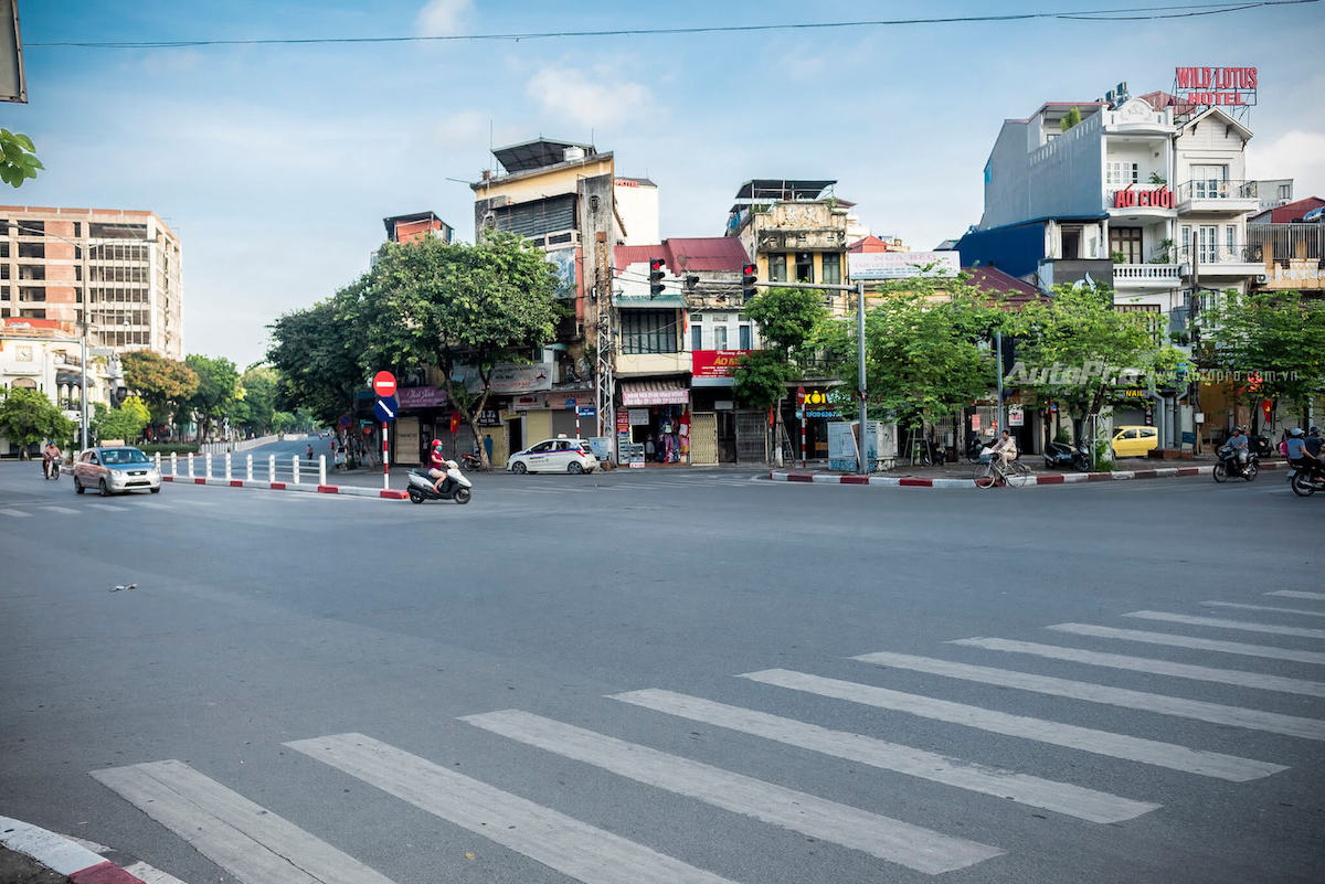 Quảng cáo trên xe taxi hậu dịch Covid