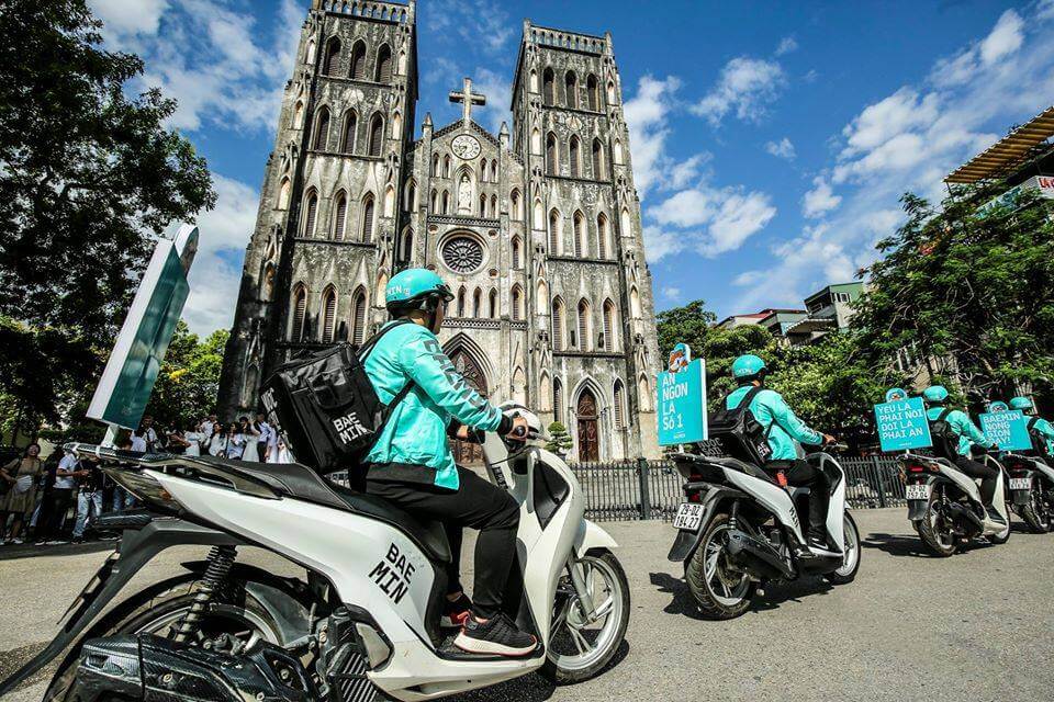 Quảng cáo trên xe máy