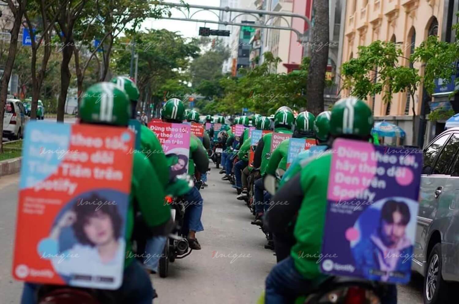 Quảng cáo trên xe máy