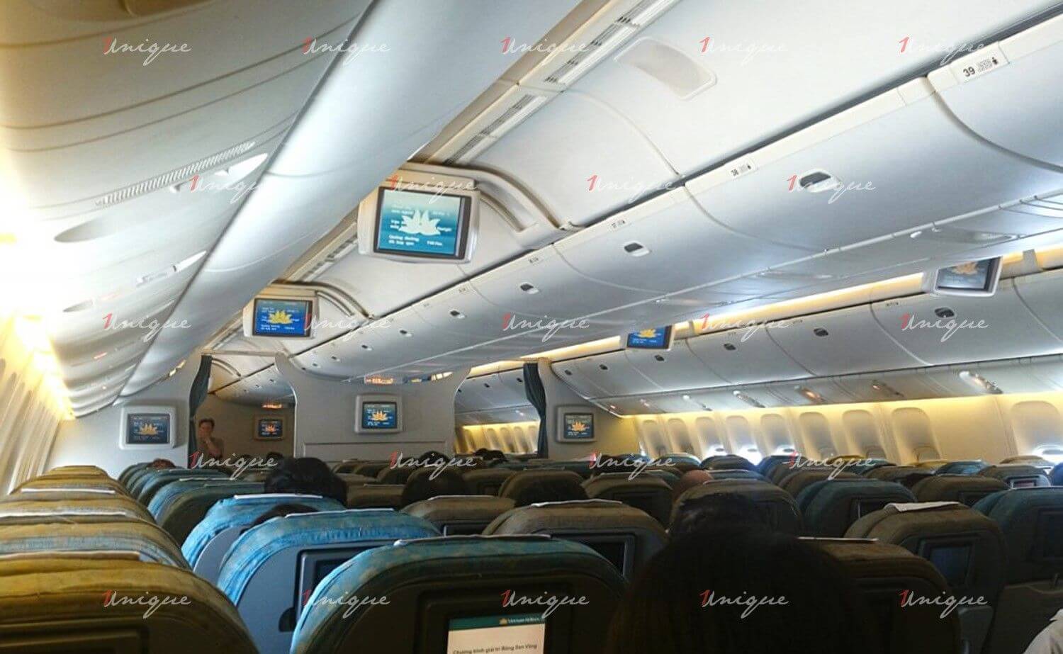 quảng cáo trên máy bay
