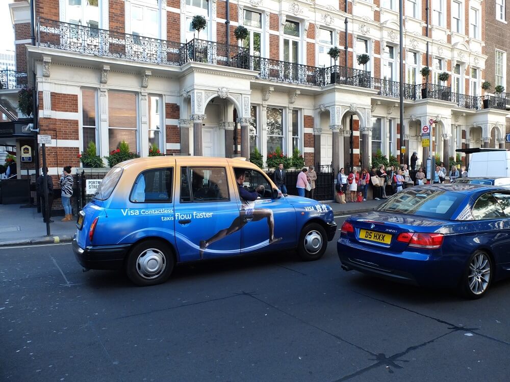 mẫu biển quảng cáo taxi sáng tạo