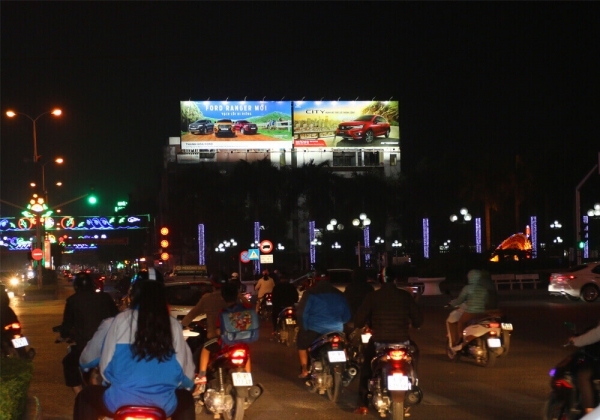 Top 10 loại đèn rọi biển quảng cáo ngoài trời phổ biến nhất hiện nay đèn rọi biển quảng cáo ngoài trời