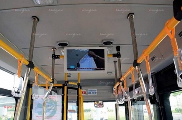quảng cáo màn hình LCD trên xe bus