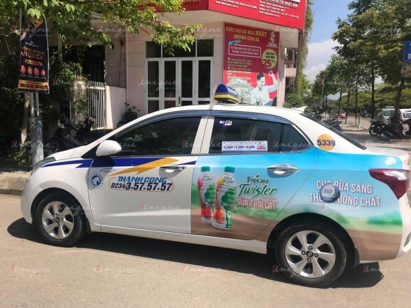 Tại sao ngành hàng tiêu dùng nhanh FMCG lại ưa chuộng quảng cáo trên xe taxi? quảng cáo trên taxi cho ngành FMCG
