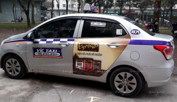 Tại sao ngành hàng tiêu dùng nhanh FMCG lại ưa chuộng quảng cáo trên xe taxi? quảng cáo trên taxi cho ngành FMCG