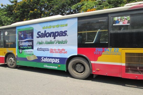 quảng cáo trên xe Bus